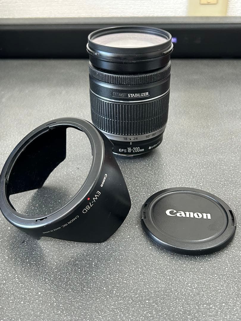 Canon キャノン　EF-S 18-200mmF3.5-5.6 IS