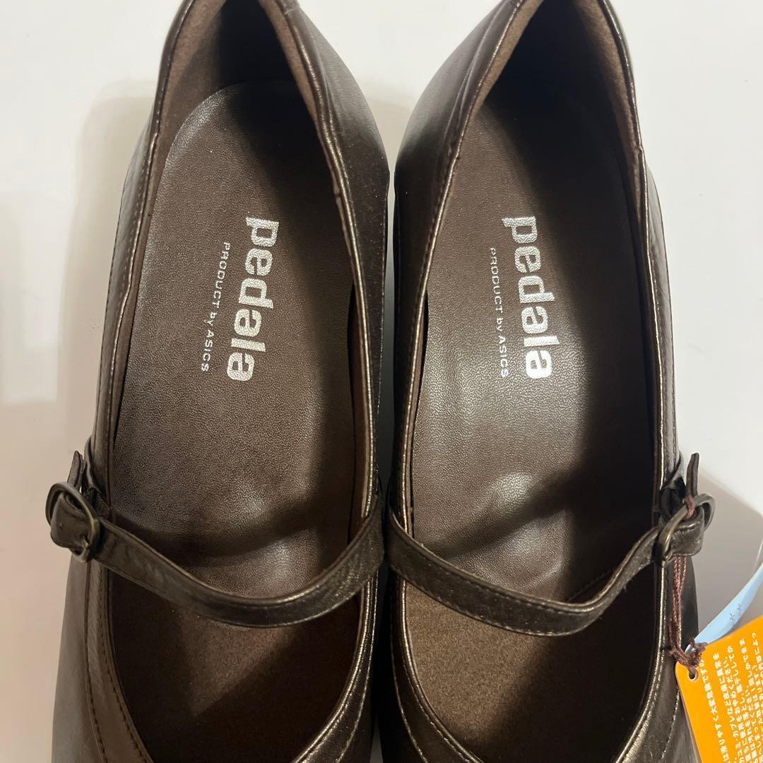 新品 アシックス ペダラ ストラップパンプス ブラウン24 3E - メルカリ