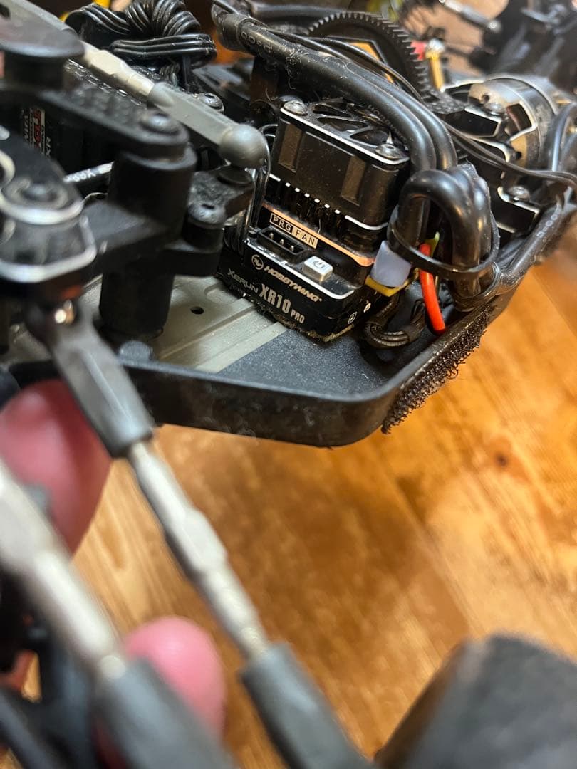 TLR 22X-4 4WD ラジコンカー