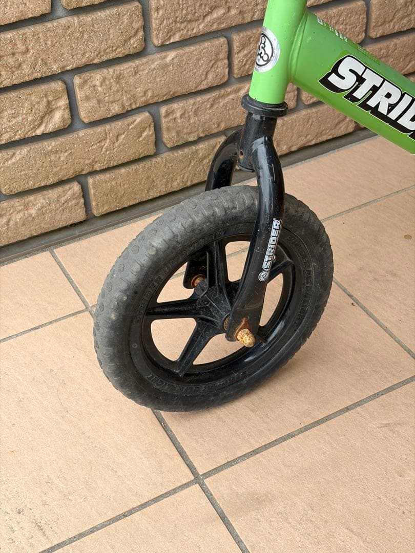 人気色】STRIDER バランスバイク グリーン 12インチ - メルカリ