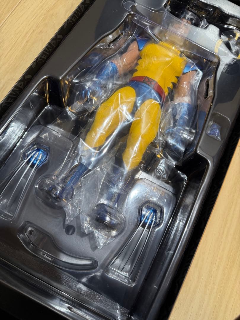 炎スタジオ ウルヴァリン　フィギュア　ホットトイズ　エックスメン