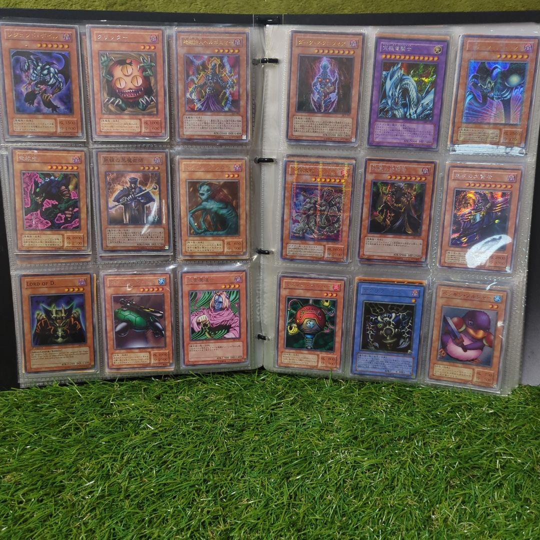 遊戯王 デュエリストカードファイル　カード200枚以上
