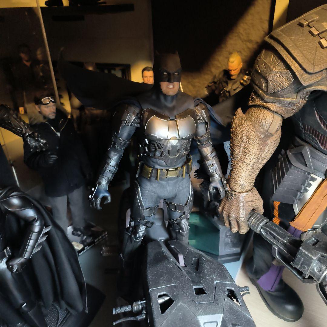 希少！　カスタム品　ホットトイズ　 『ザ・フラッシュ』バットマン＆バットサイクル