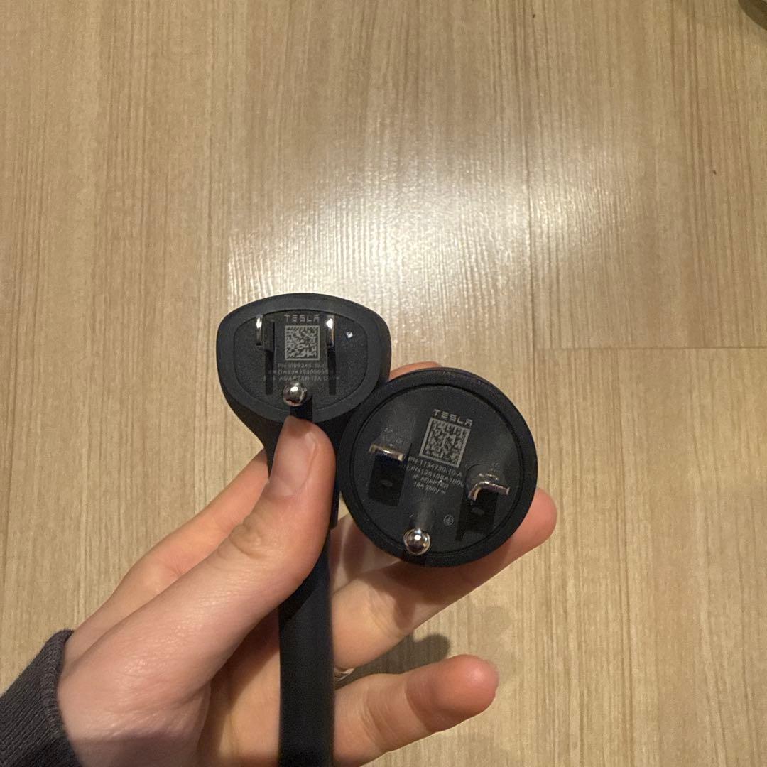 純正】TESLA 充電ケーブル 収納ケース - メルカリ