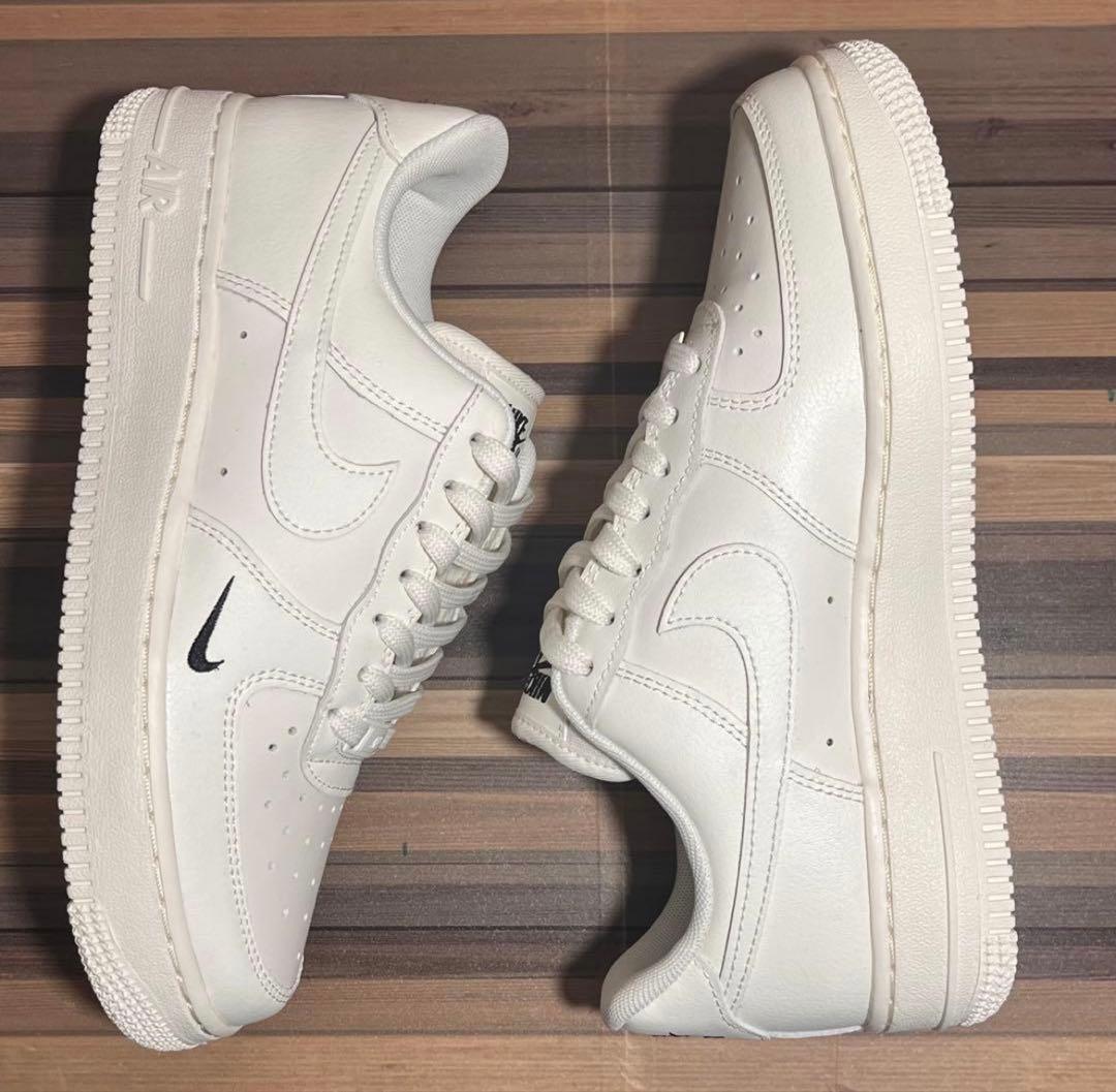 新品・ナイキ エア フォース 1 07 エッセンシャル ホワイト 23.5cm