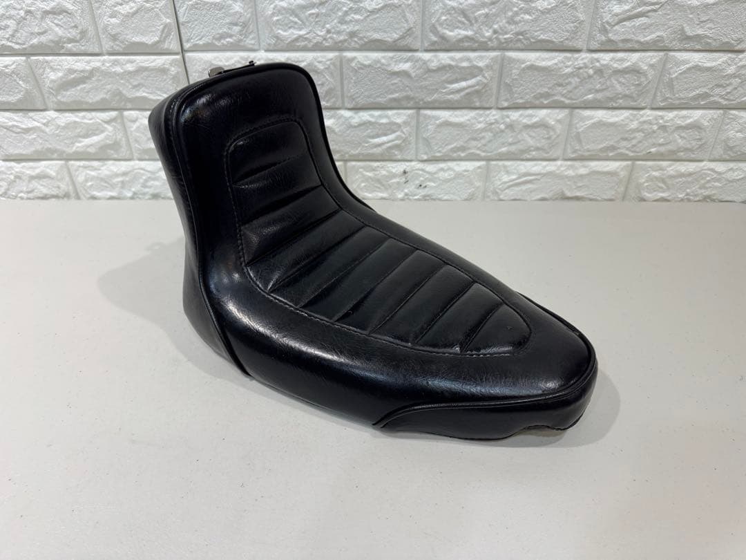 当時物　ビンテージ　ソフテイル　サンダンス　ソロシート　エボ　evo FLST サンダンス製ソフテイル シート 社外 中古 バイク 部品 ハーレー エボ