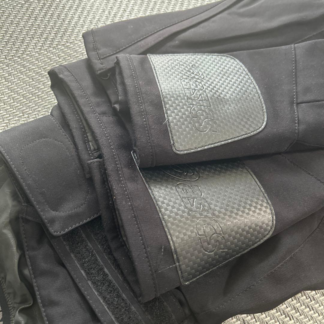 asics スキーウェア 上下セット メンズM 美品 数回使用 - メルカリ