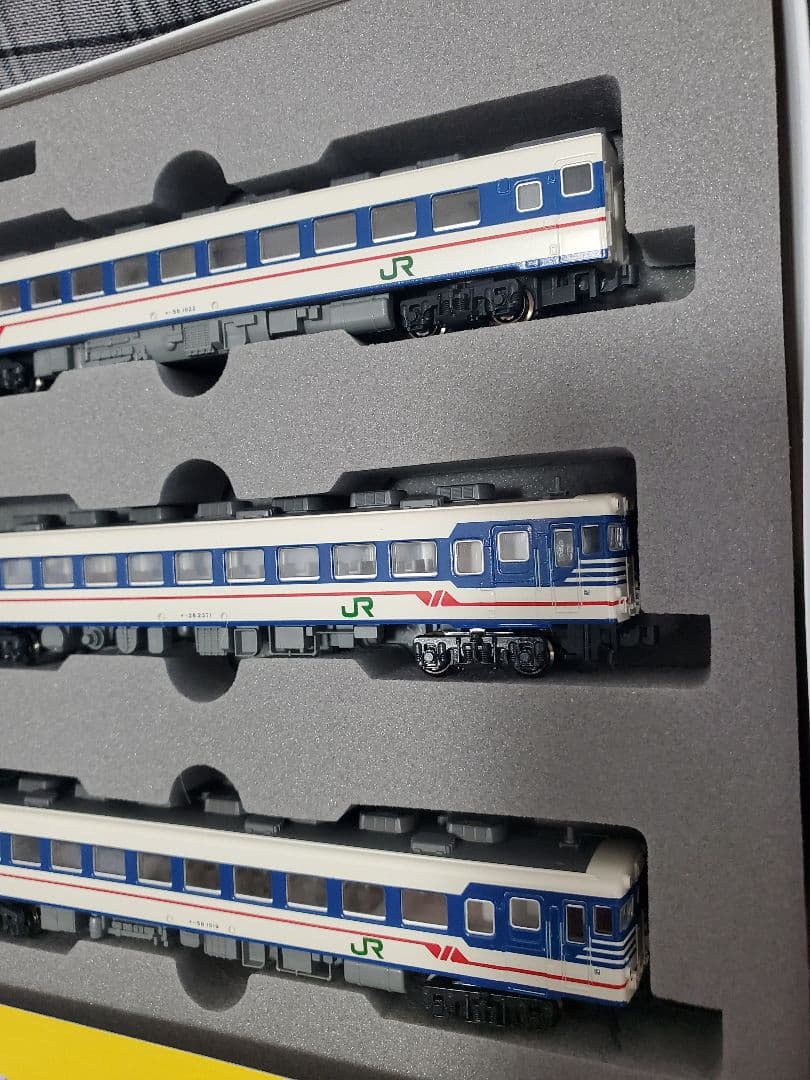 美品　KATO　10-357 キハ　58系　急行形気動車　新潟色