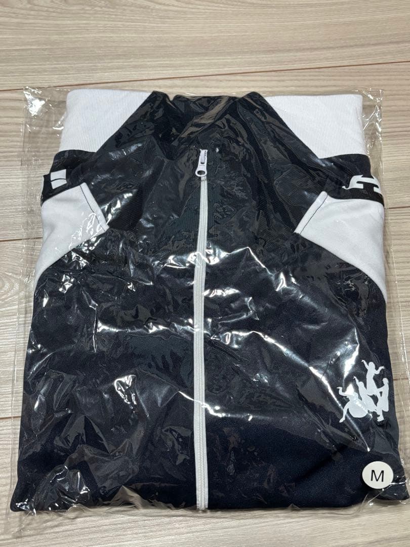 新しい学校のリーダーズ　ジャージ　紺　上L、下M