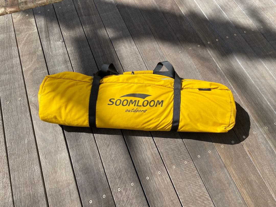 SOOMLOOM イエロー TCタープ + ポール2本 キャンプギア】Soomloom TCタープ イエロー 初張りレビュー - YouTube