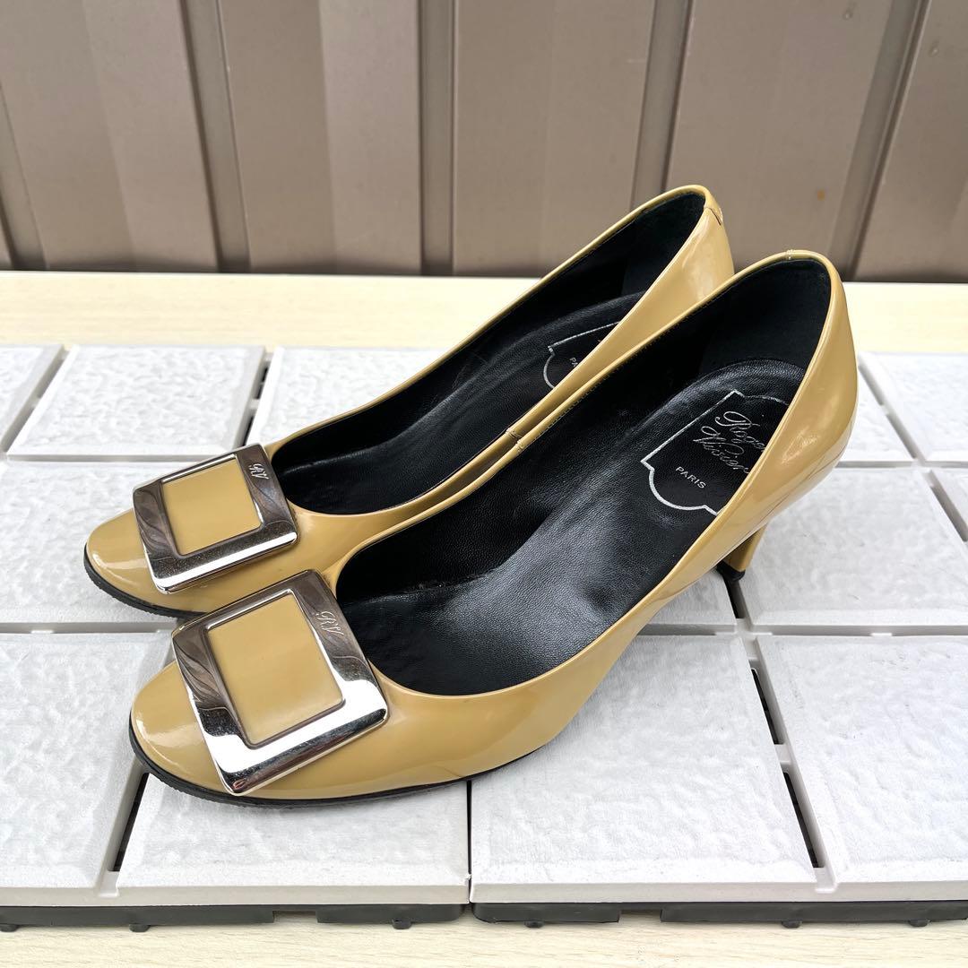 36.5 Roger Vivier パンプス エナメル ベージュ 23.5 - メルカリ