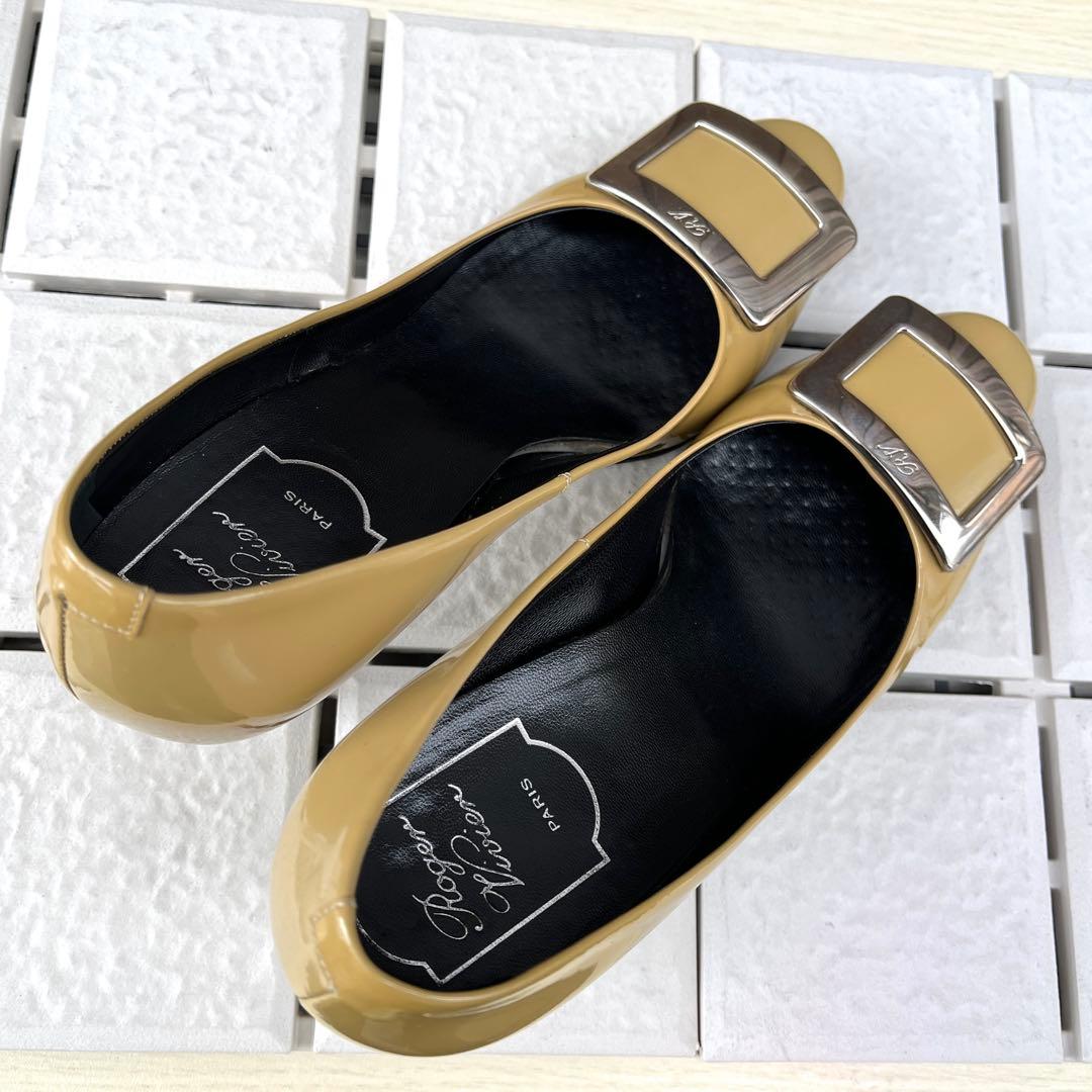 36.5 Roger Vivier パンプス エナメル ベージュ 23.5 - メルカリ