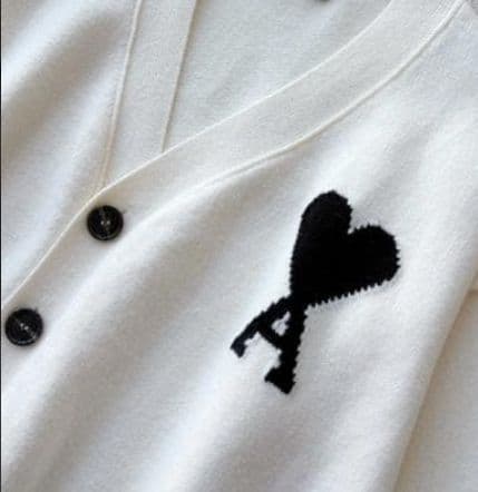 AMI PARIS ハート刺繍 カーディガン アイボリー m21 - メルカリ