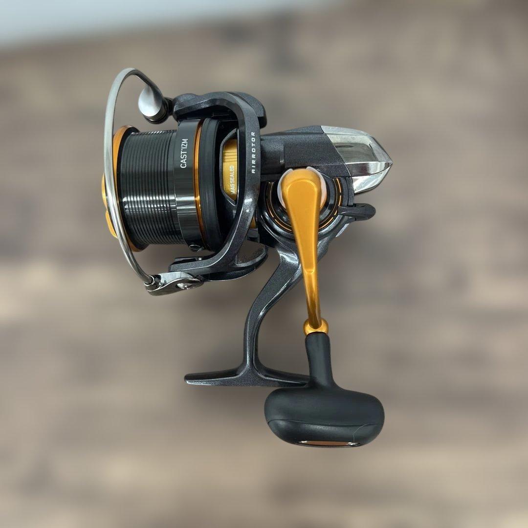 261082 DAIWAスピニングリール投げ・遠投19キャスティズム25QD