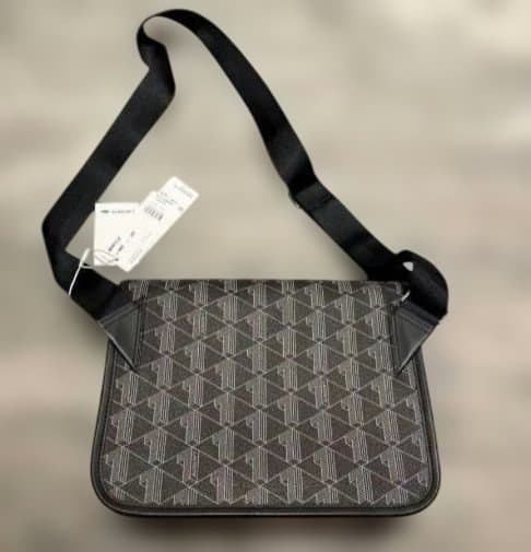 【超美品】新品　LACOSTE ショルダーバッグ《保存袋付き》