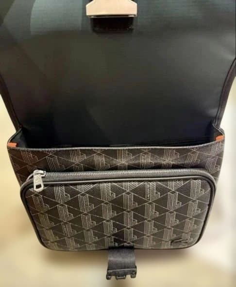 【超美品】新品　LACOSTE ショルダーバッグ《保存袋付き》