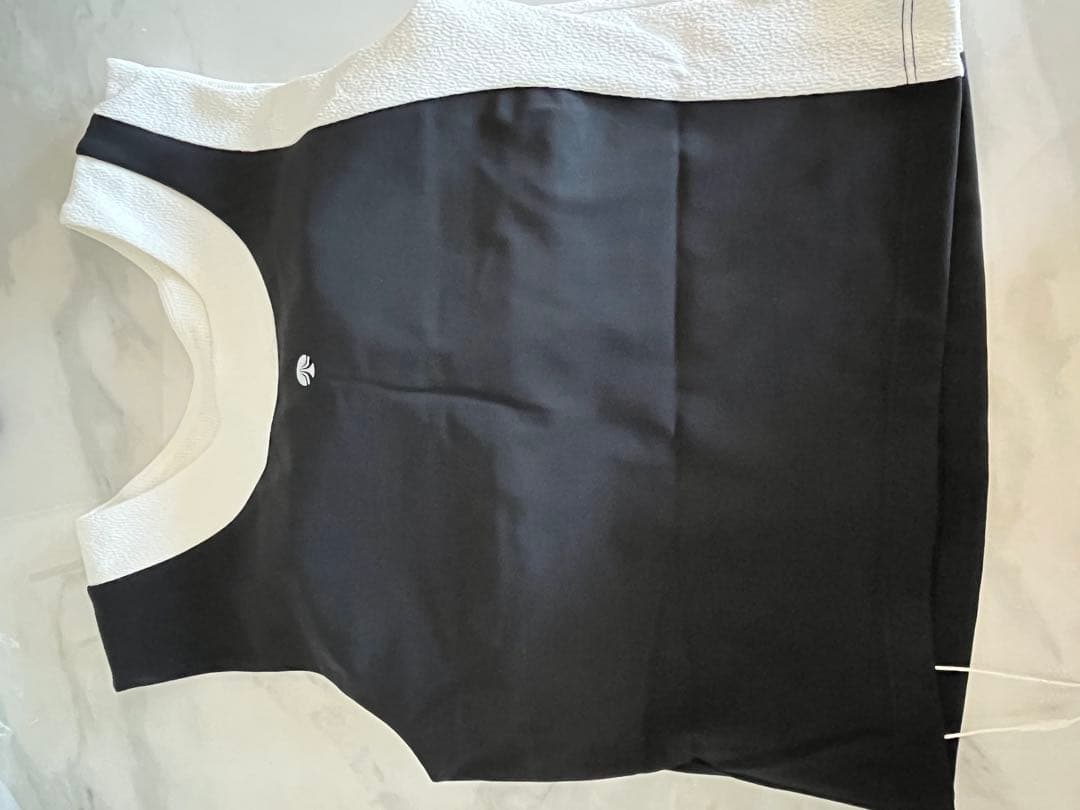 SUKALA】バイカラーショートタンクトップ - メルカリ