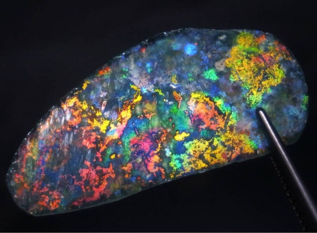 11.38ct 新品・2000年の時を超えた神秘・銀化が綺麗な天然ローマングラス