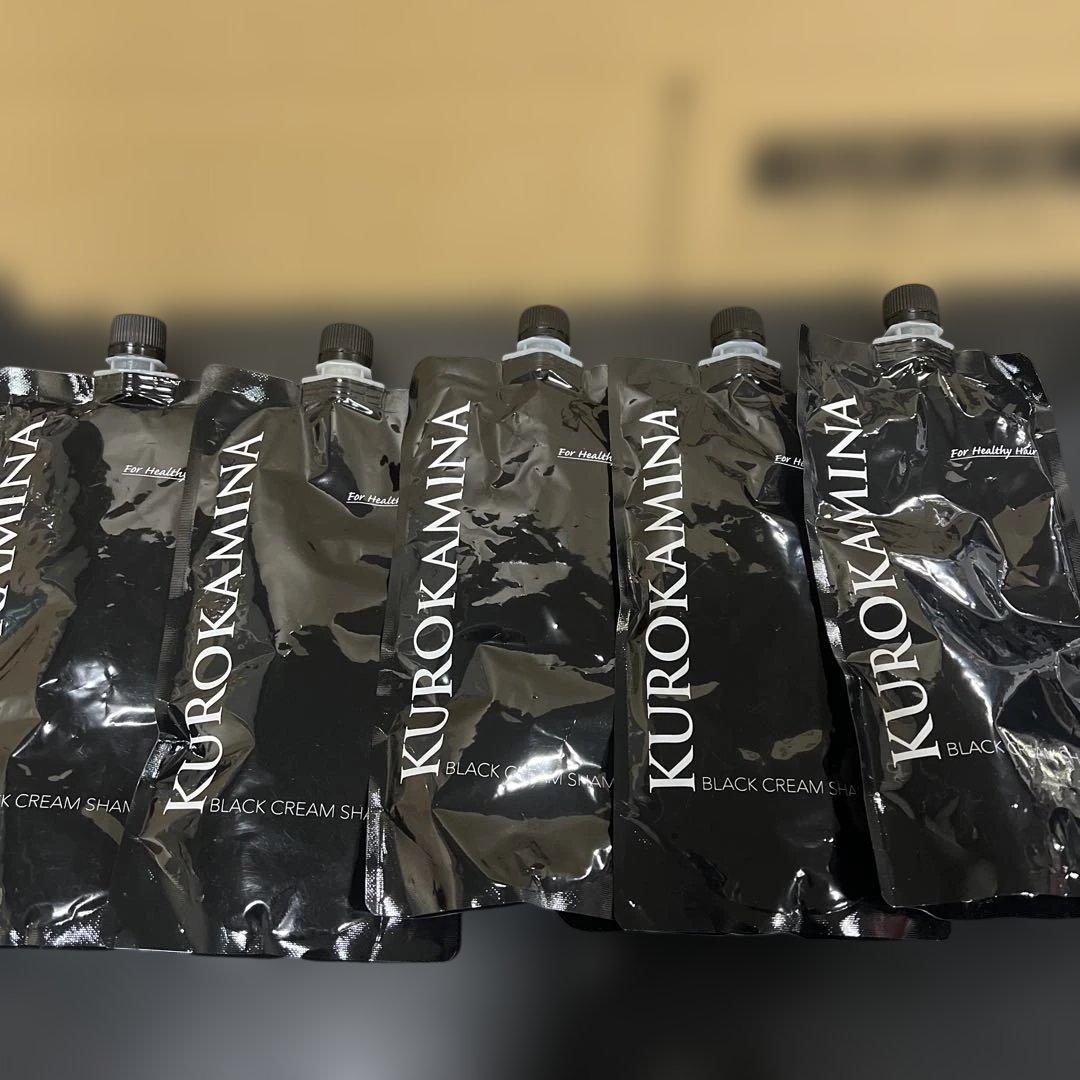 KUROKAMINA BLACK CREAM SHAMPOO 300g*5袋 KUROKAMINA BLACK CREAM SHAMPOO 300g - メルカリ