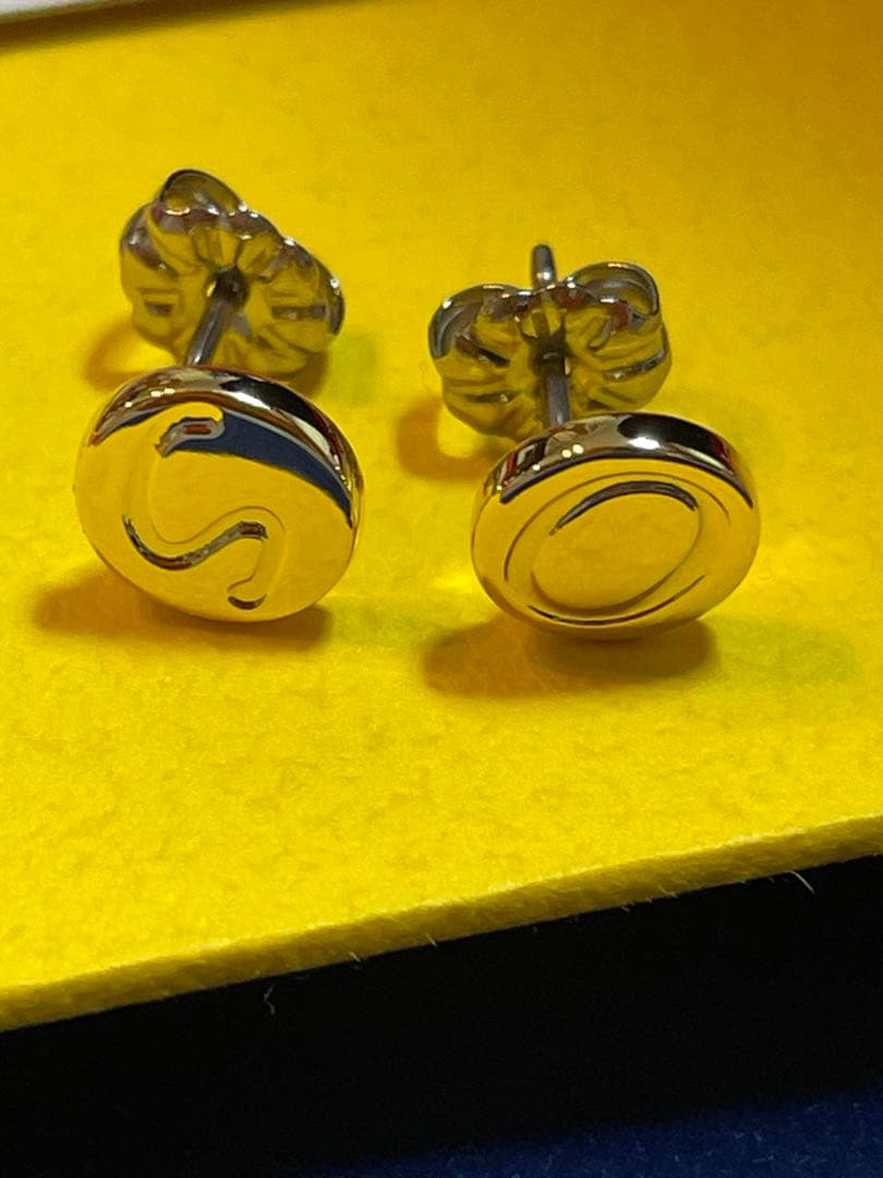 ソワレオー soireeo ピアス Nissy 西島隆弘 Oピアス ロゴピアス - メルカリ