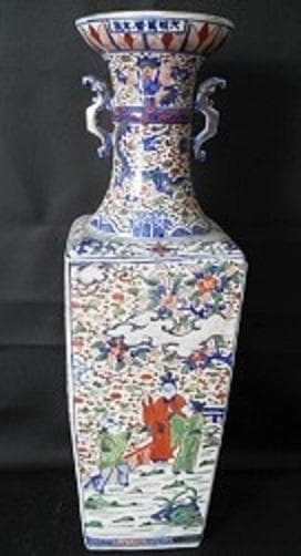 ＊中国古美術/五彩纏枝賢人龍紋隻耳四方大瓶（款：大明萬歴年製） 中国古美術/五彩纏枝賢人龍紋隻耳四方大瓶(款:大明万暦年製)