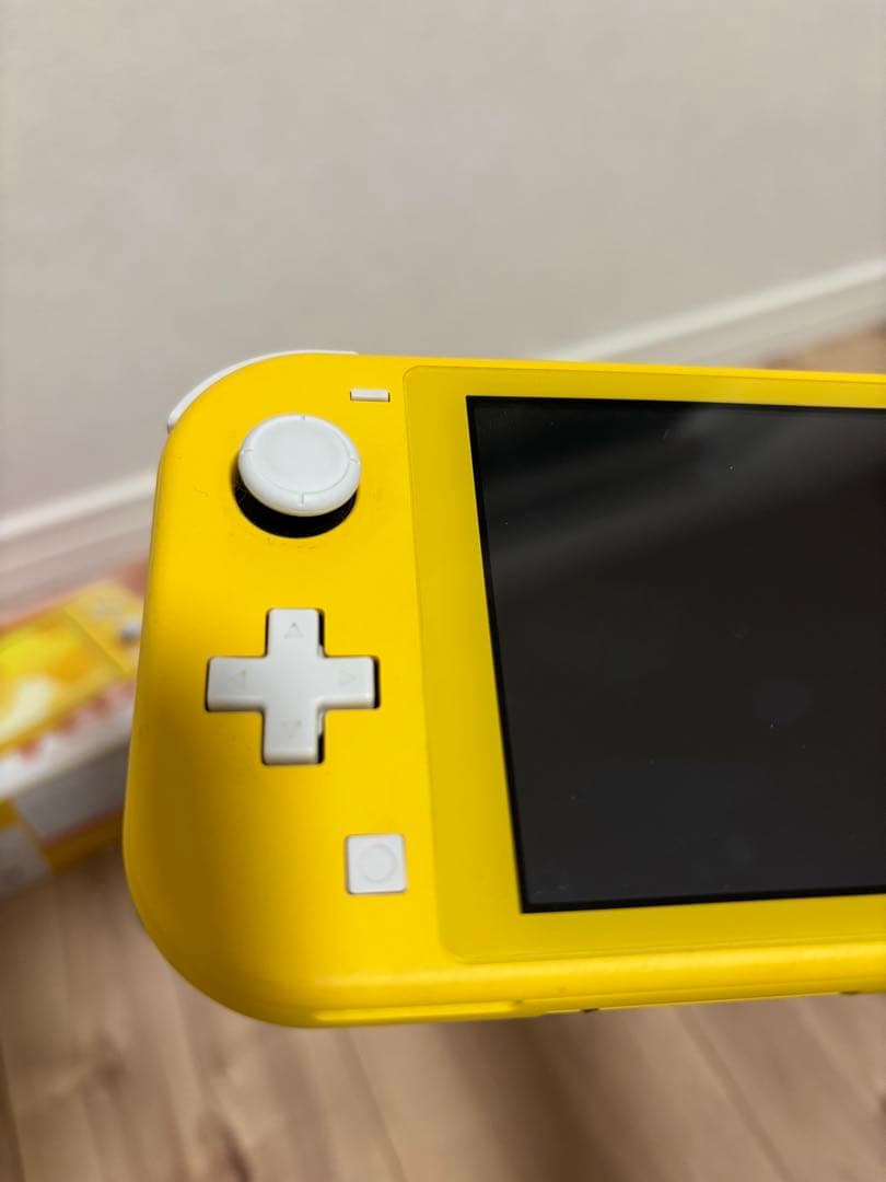 d*9様 【要バッテリー交換】Nintendo Switch Lite イエロー