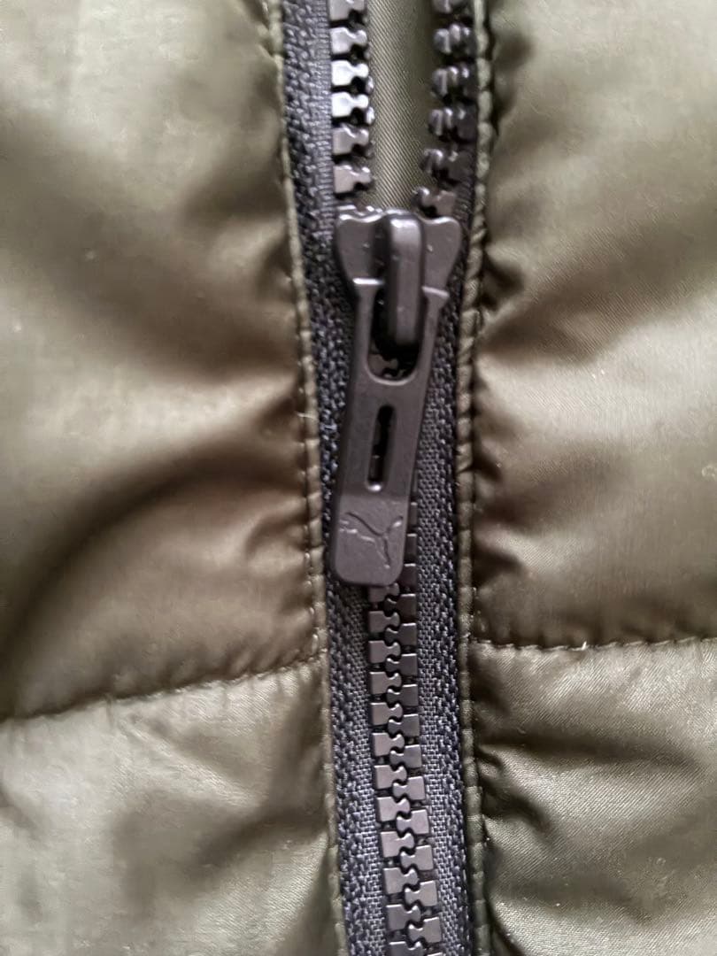 PUMA オリーブグリーン ダウンジャケット - メルカリ