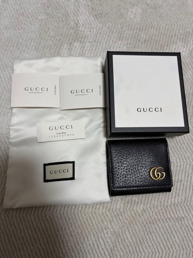 GUCCI ダブルG カーフスキンブラックレザー ケース ダブルG カードケース ・ブラック レザー | GUCCI公式