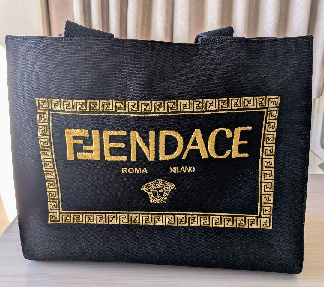 最終値下げ☆FENDACE ロゴ入りショルダーバッグ FENDI（フェンディ） FENDI x VERSACE x ヴェルサーチェ Fendace