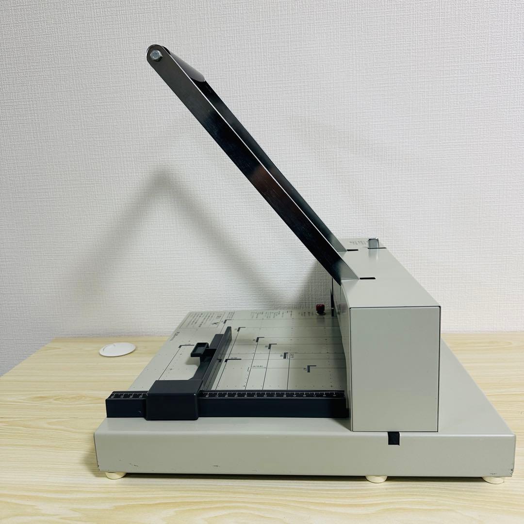 手動 断裁機 PLUS PK-513L A4対応 - メルカリ