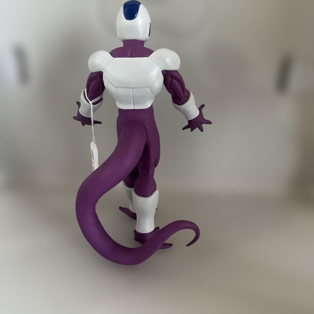 フリーザ フィギュア 尾付き 紫と白 クーラー - メルカリ