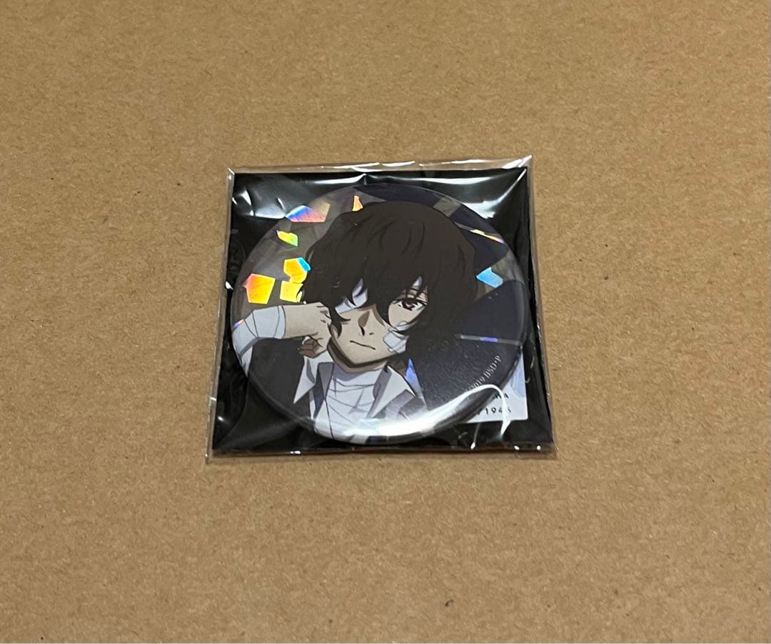 文豪ストレイドッグス 文スト 缶バッジ 太宰治 ホロ AGF 文豪ストレイドッグス ホログラム缶バッジ 太宰治 ヱアポートver