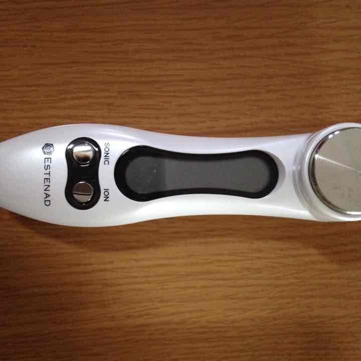 エスティーナソニックジェル&美顔器(オマケ)m'