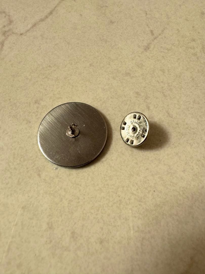 ANAピンバッジ 社員用 HELLO BLUE,HELLO FUTURE - メルカリ