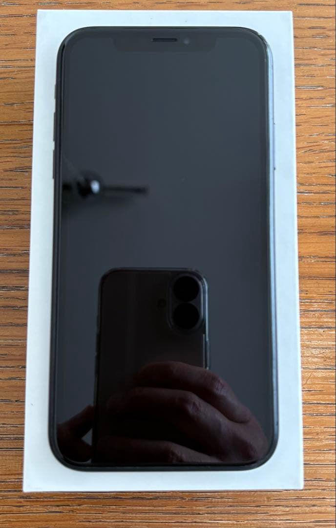 iPhone XR ブラック 本体 64GB SIMフリー - メルカリ