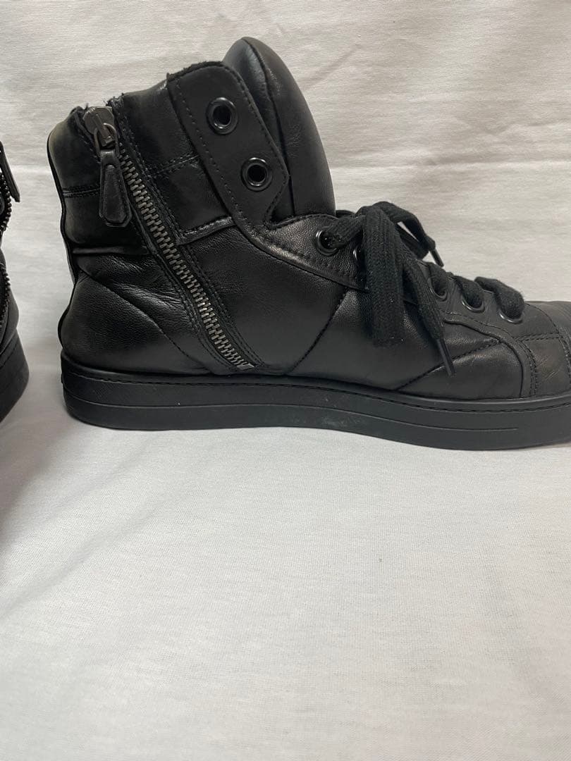 2D106 PRADA スポーツ ハイカット スニーカー 6(26.0cm相当) - メルカリ