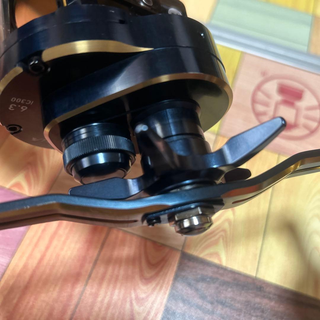 ダイワ 23追加モデル ソルティガIC 300L DH 極上品 - メルカリ