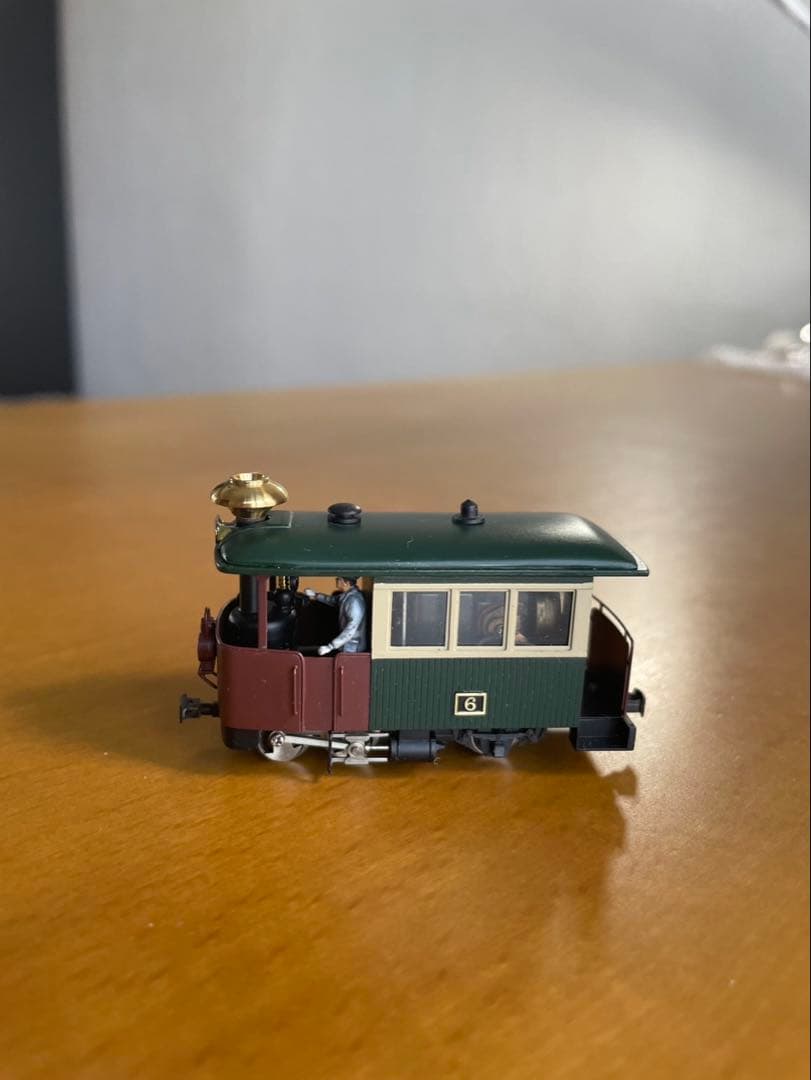 HOゲージ 鉄道模型 運転士フィギュア付き 国鉄 113-2000系近郊電車(湘南色)基本セットA｜製品情報｜製品検索