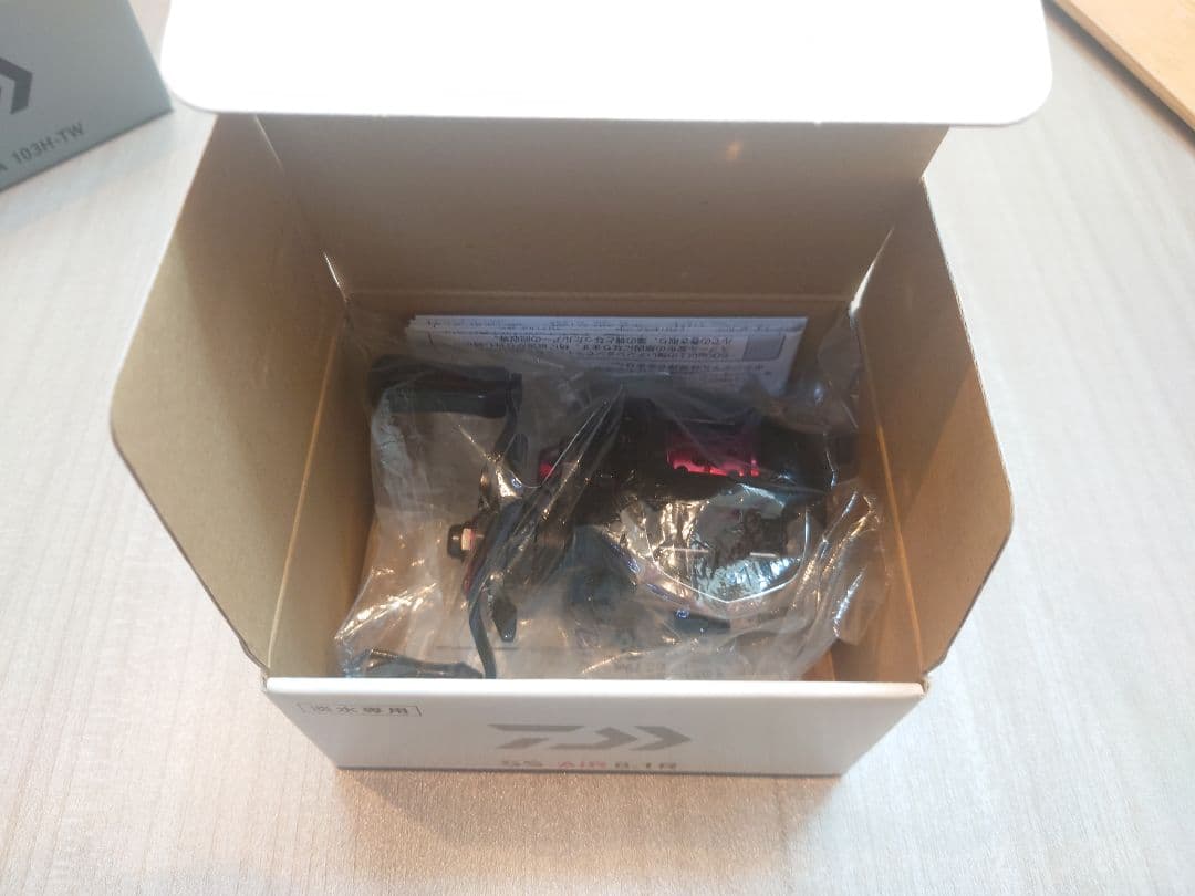 み*ん様 ダイワ SS AIR 8.1R ベイトリール