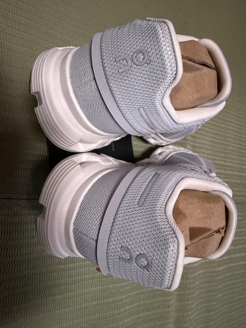 靴 [ On Cloud 6 26.5cm ]