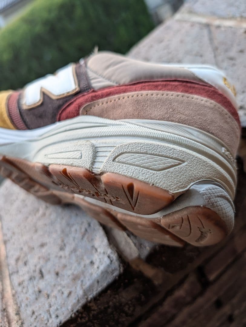 new balance 770.9 ブラウン/イエロー スニーカー、28.5cm