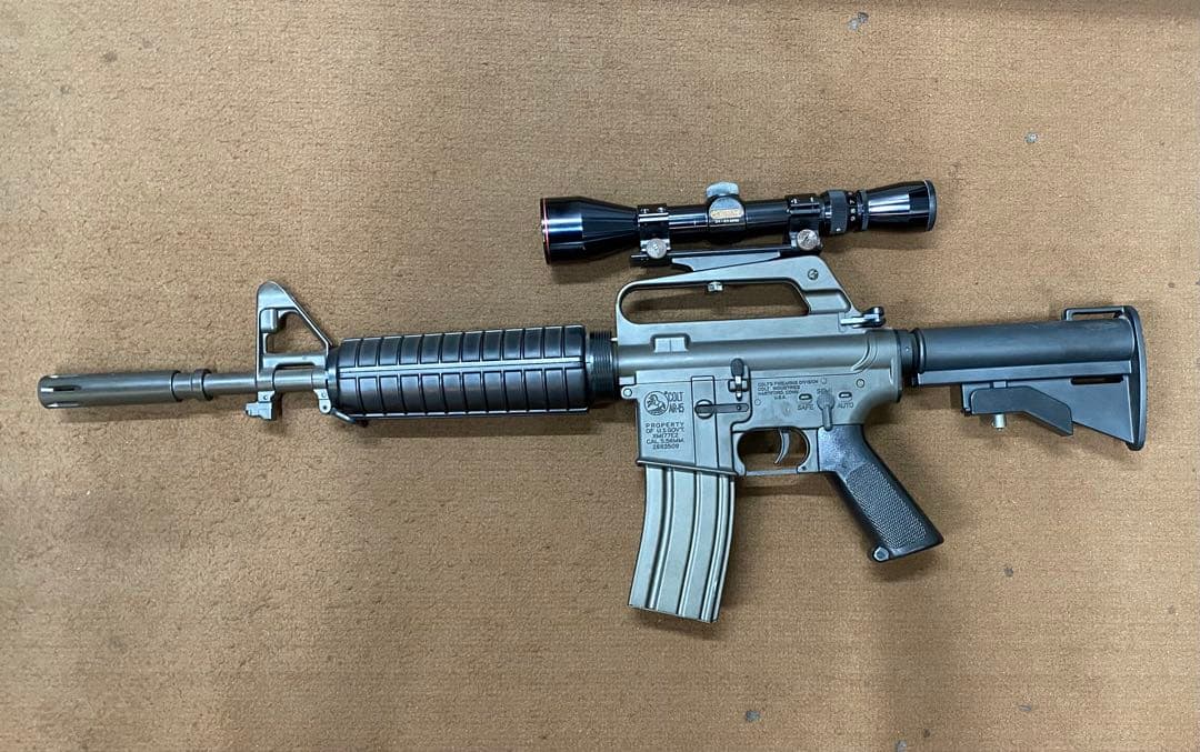 COLT AR-15 電動ガン スコープ付き！