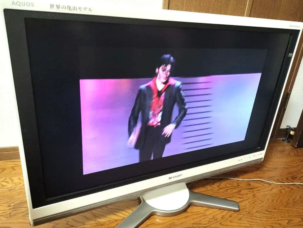 SHARP AQUOS 液晶テレビ 37本体 ホワイトボディ世界の亀山工場 - メルカリ