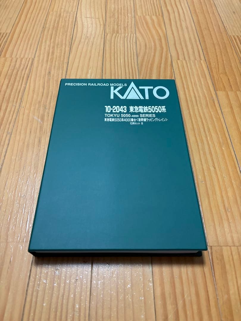 KATO 10-2043 東急5050系4000番台 新幹線ラッピングトレイン