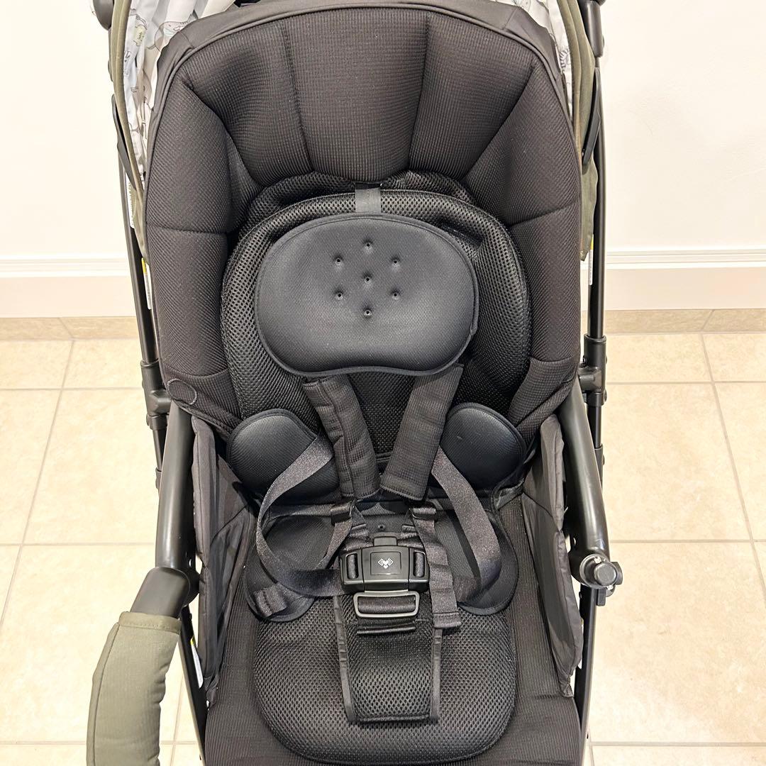 美品 アップリカ ラクーナビッテクッション アニマル柄 レザー