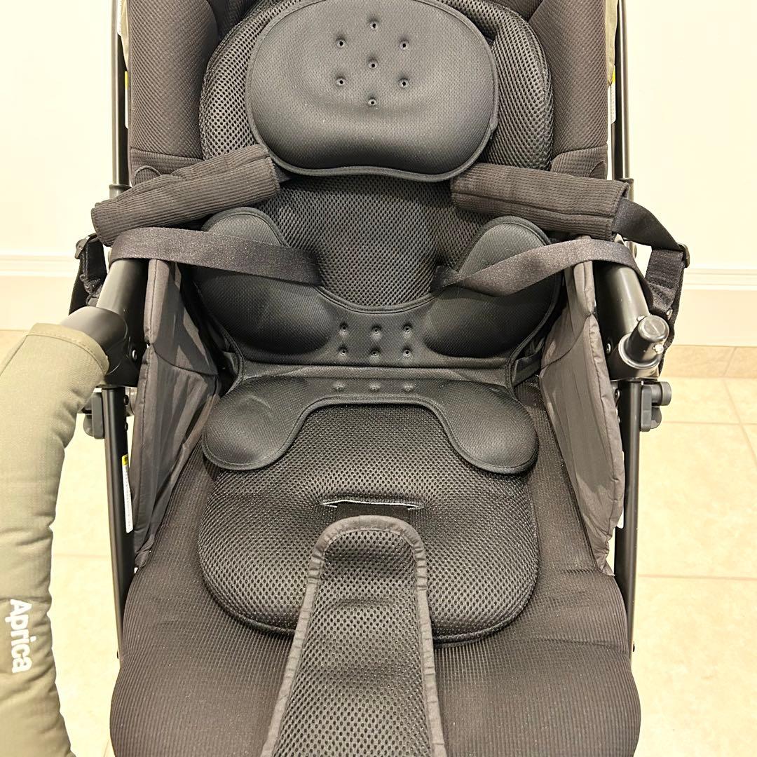 美品 アップリカ ラクーナビッテクッション アニマル柄 レザー