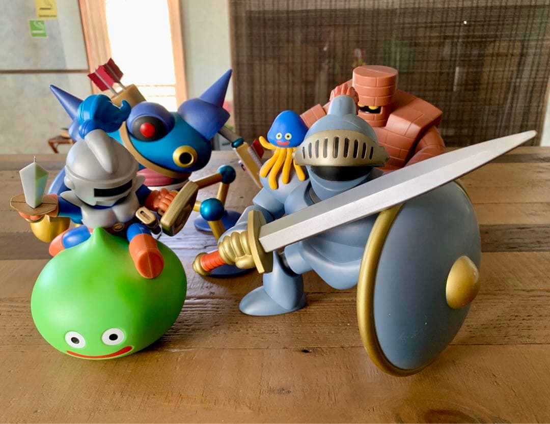 ドラクエ ビッグフィギュア センサー付き逃げ出す！はぐれメタル