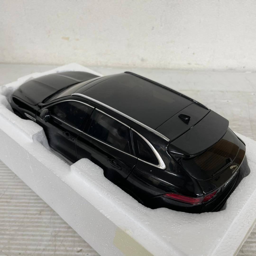 JAGUAR F-PACE アルティメットブラック 1/18ミニカー Y0966