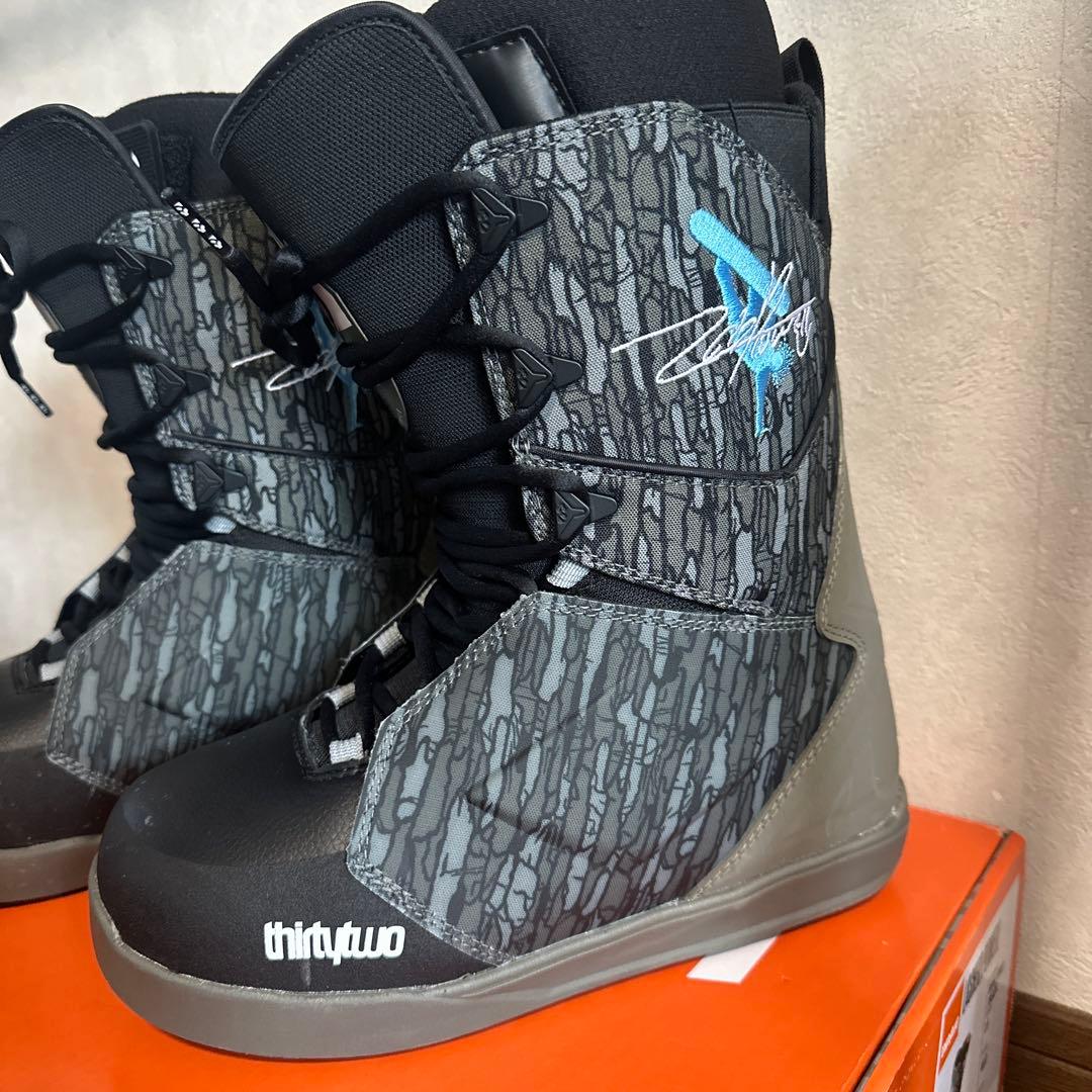 thirtytwo Lashed Powell スノーボードブーツ 25.5cm