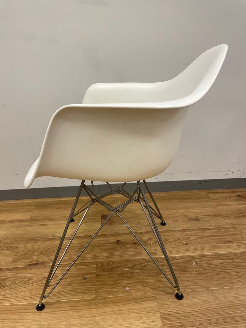《正規品》イームズ プラスチックシェルアームチェア1（ホワイト）